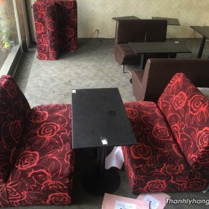 Sofa màu đỏ đen thanh lý